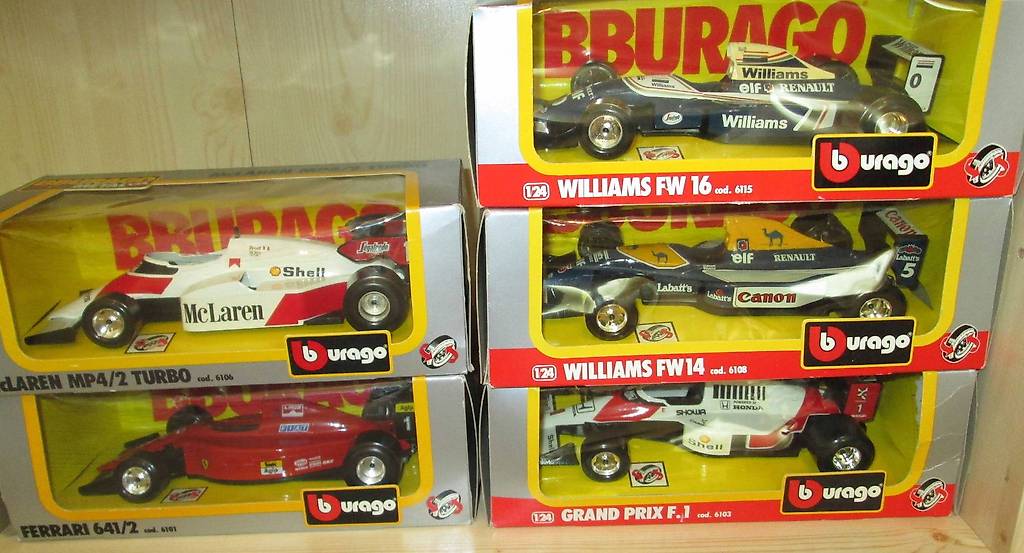 Lot De 5 Miniatures Ferrari 1/43 – Bburago, Corgi, Dinky Toys – Occasion