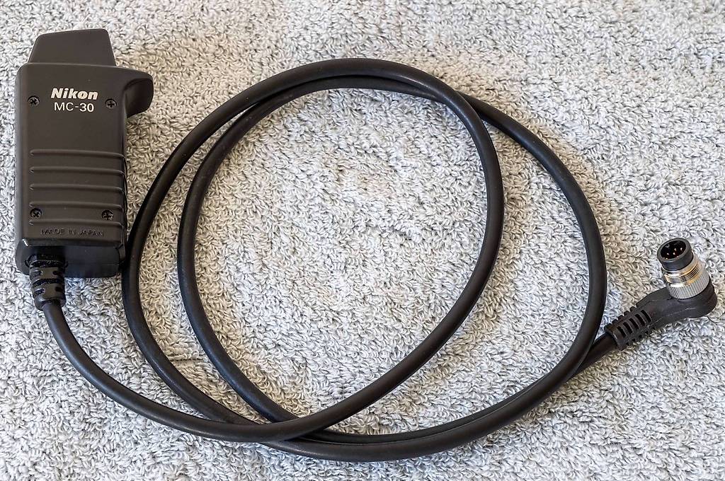 NIKON MC-12A CABLE DE TELECOMMANDE + NOTICE ET BOITE NIKON MF24 : vente