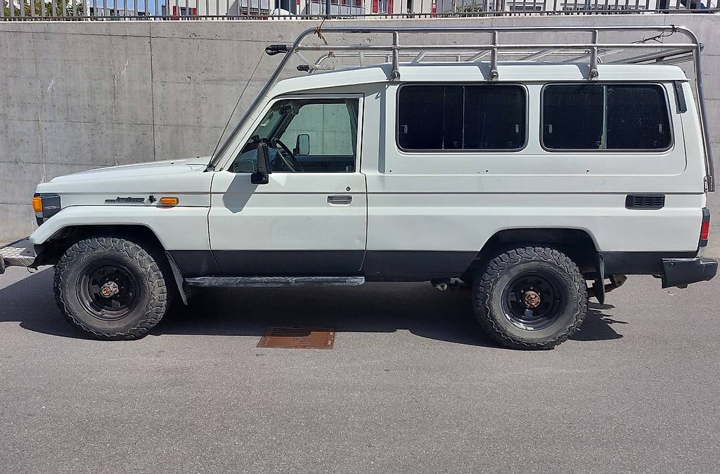 Toyota Land Cruiser HZJ 75 1997 — slika 1