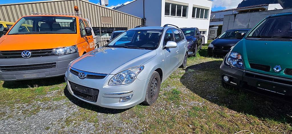 HYUNDAI i30 Wagon 1.6 Comfort — slika 2