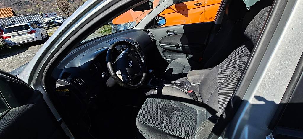 HYUNDAI i30 Wagon 1.6 Comfort — slika 4