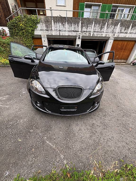 SEAT Leon 2.0 FSI T Radical — slika 2