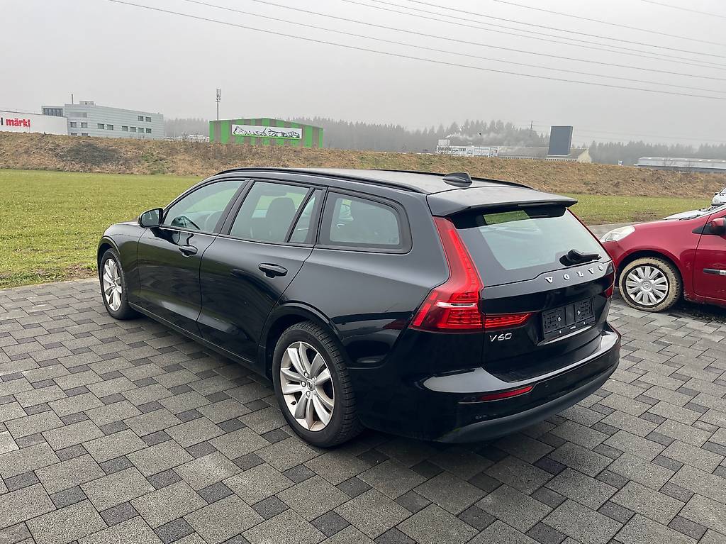 VOLVO V60 D3 Momentum — slika 5