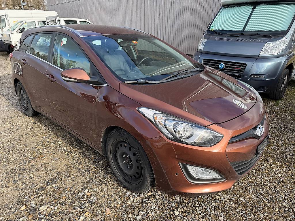 HYUNDAI i30 Wagon 1.6 GDI Premium Automatic — slika 2