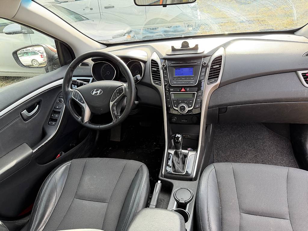 HYUNDAI i30 Wagon 1.6 GDI Premium Automatic — slika 5