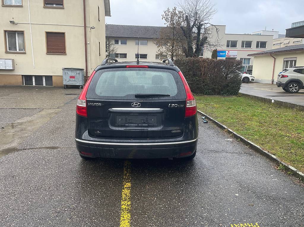 HYUNDAI i30 Wagon 1.6 CRDi Style — slika 4