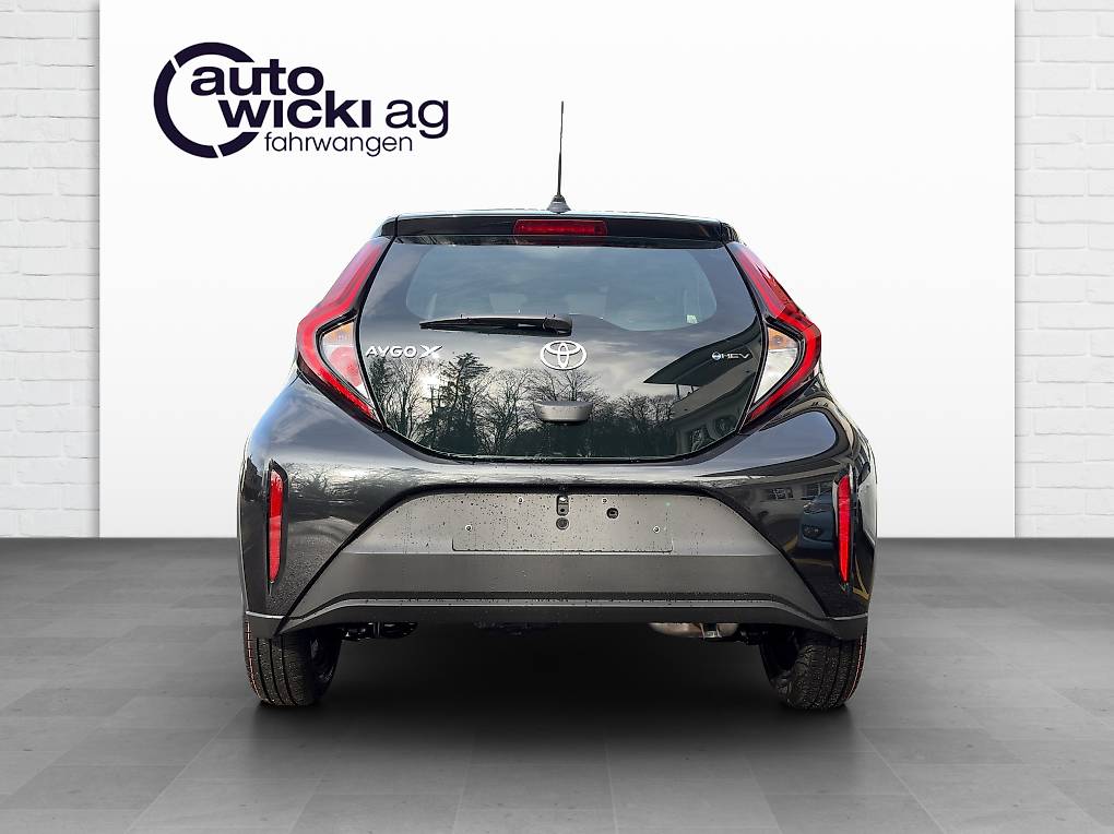 TOYOTA Aygo X 1.5 Comfort e-CVT — slika 3