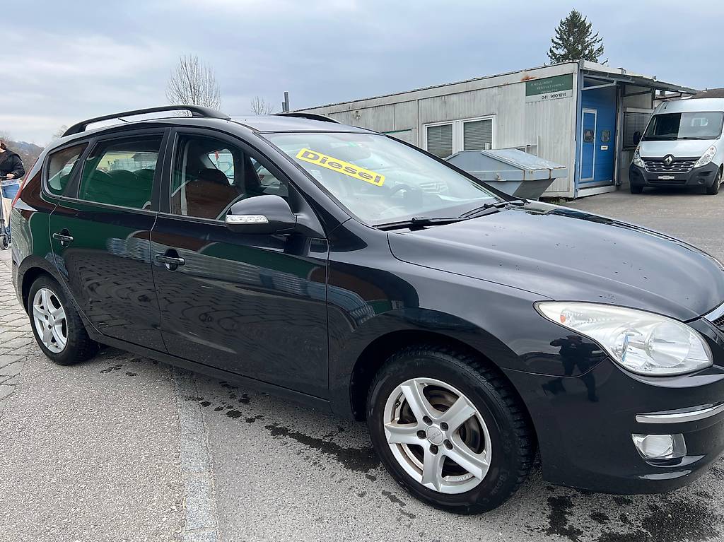 HYUNDAI i30 Wagon 2.0 CRDi Premium — slika 3