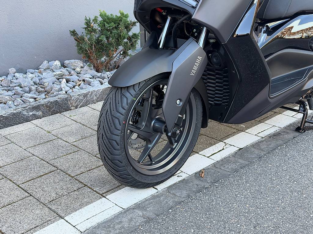 YAMAHA XMAX 300 Tech MAX+ 2026 im Kanton Aargau - anibis.ch