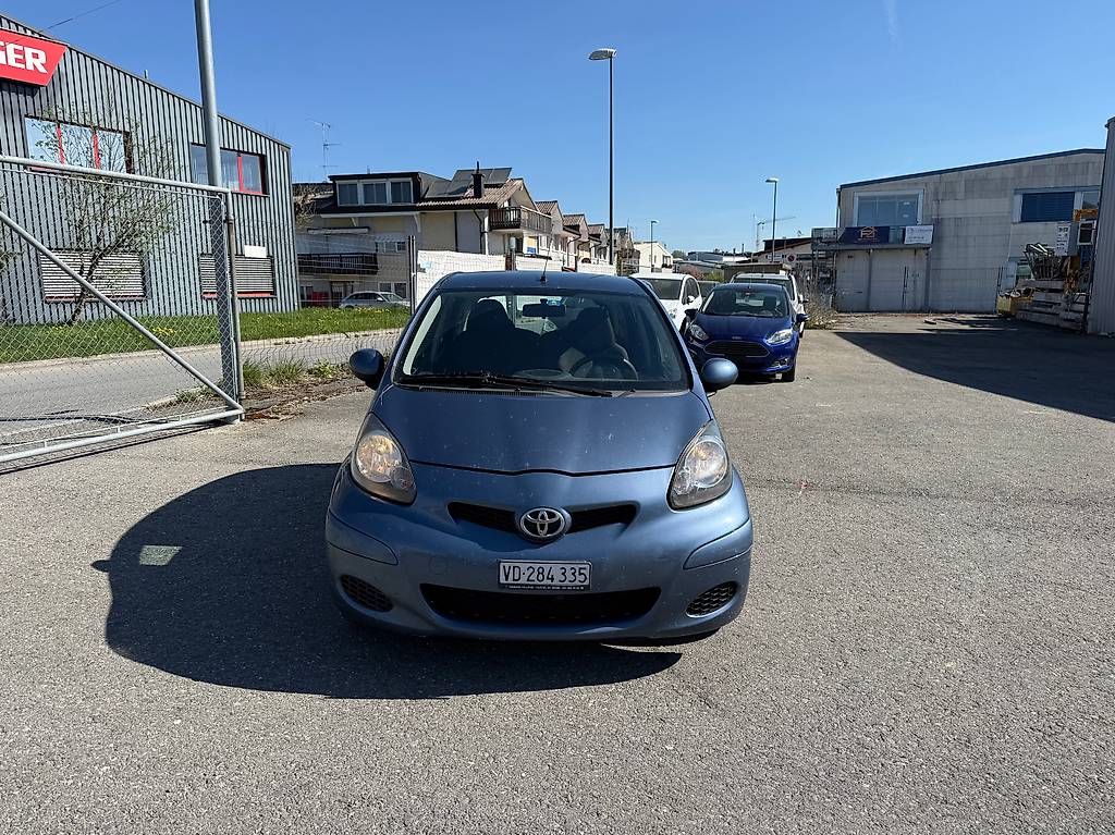 TOYOTA Aygo 1.0 Linea Terra — slika 3