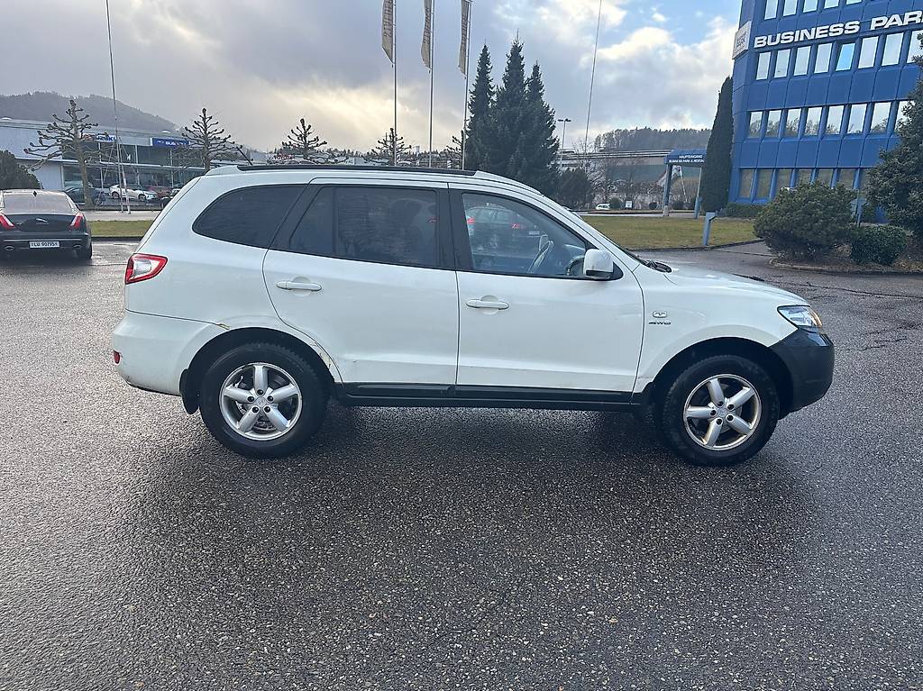 HYUNDAI Santa Fe 2.2 CRDi Premium 4WD Automatic — slika 5