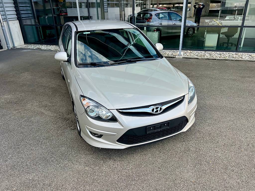 HYUNDAI i30 1,6 Comfort — slika 2