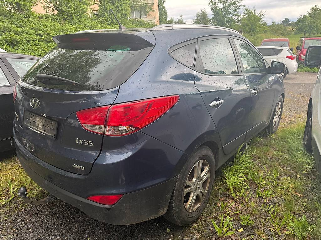 HYUNDAI iX 35 2.0 Premium 4WD — slika 3