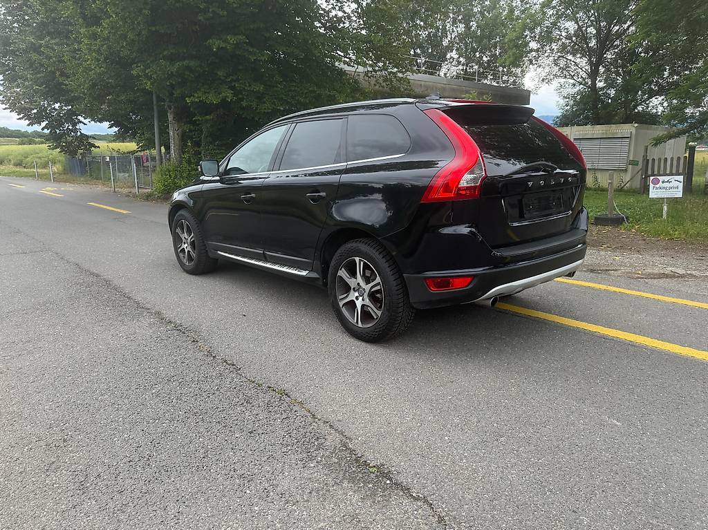 VOLVO XC60 D3 AWD Kinetic Geartronic — slika 5