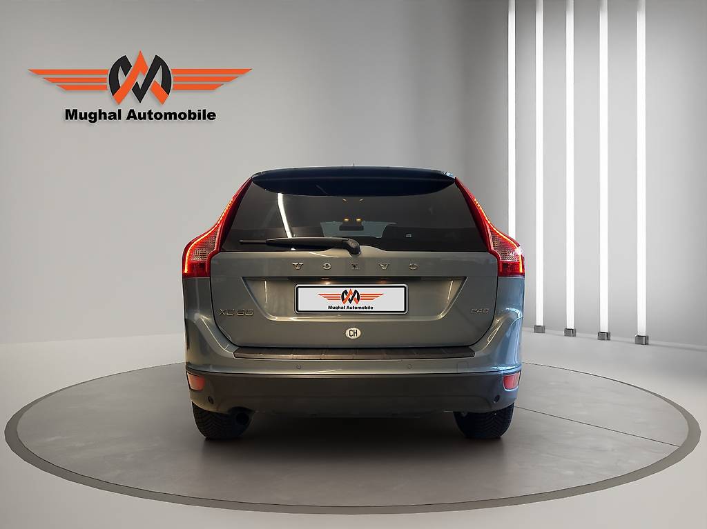 VOLVO XC60 2.4D Geartronic — slika 4