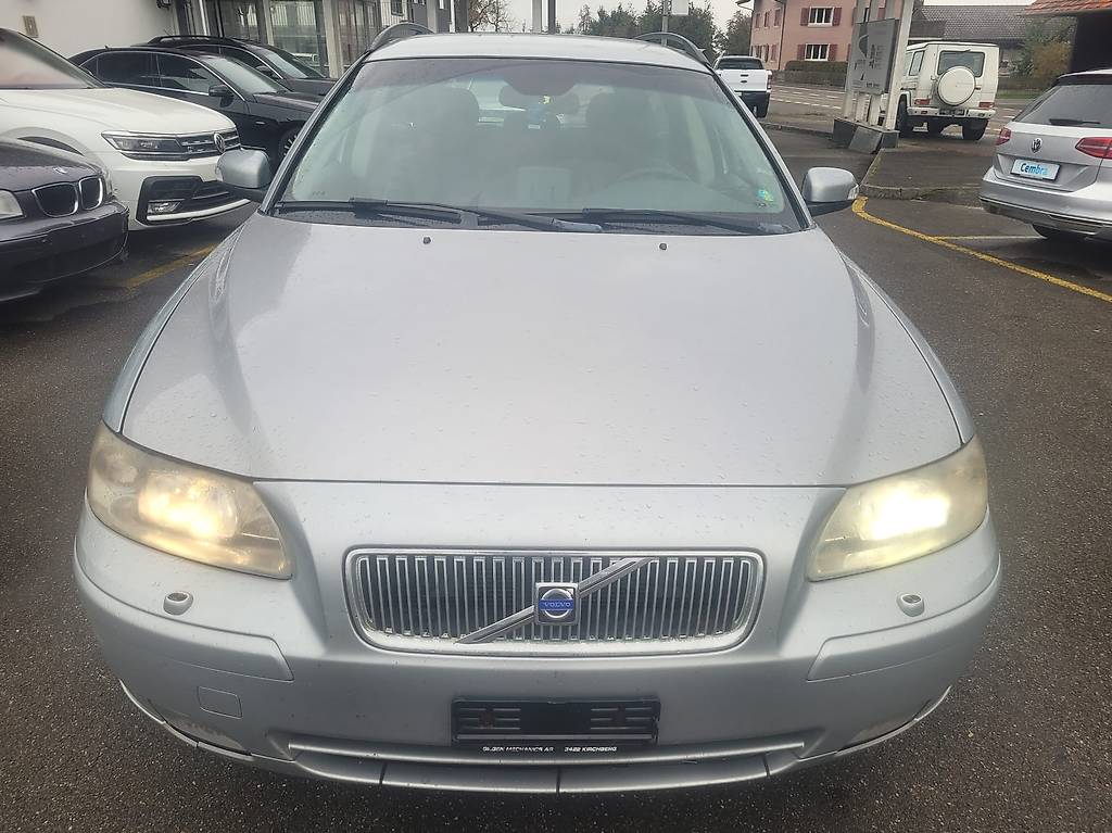 VOLVO V70 D5 AWD Momentum — slika 3