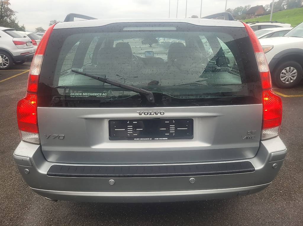 VOLVO V70 D5 AWD Momentum — slika 4