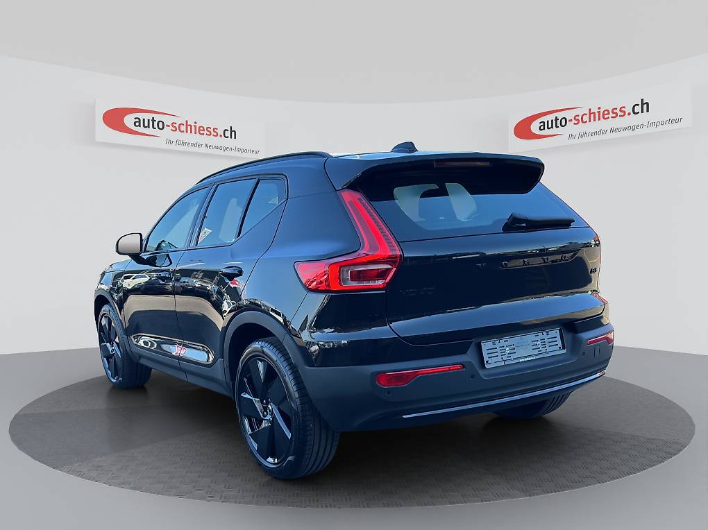 VOLVO XC40 B3 Plus Black Edition — slika 3