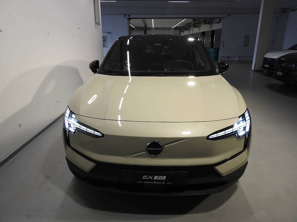 VOLVO EX 30 E60 Plus — slika 2