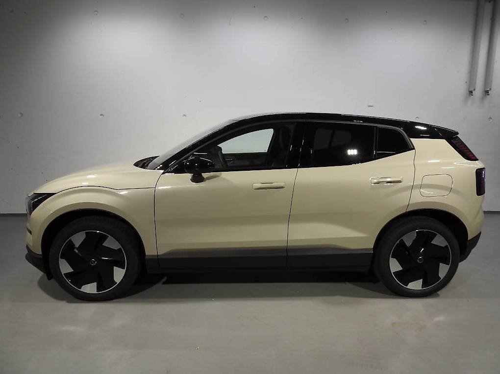 VOLVO EX 30 E60 Plus — slika 3