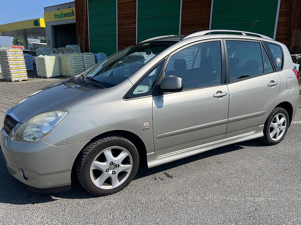 TOYOTA Corolla Verso 1.8 Linea Sol — slika 2