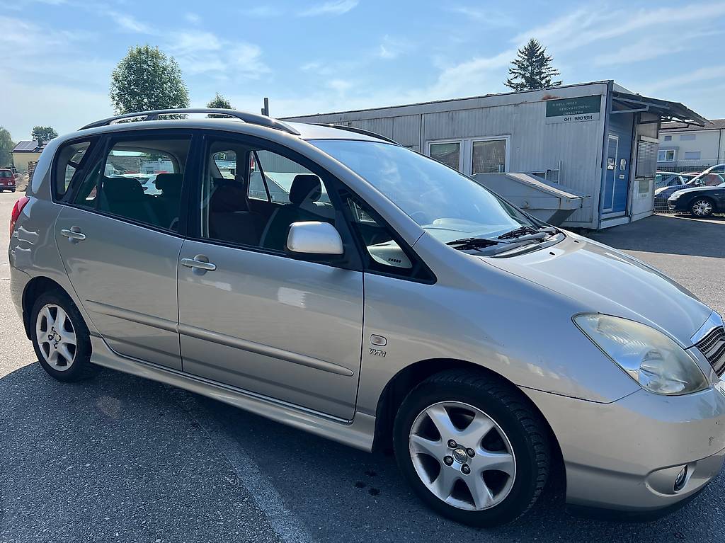 TOYOTA Corolla Verso 1.8 Linea Sol — slika 3