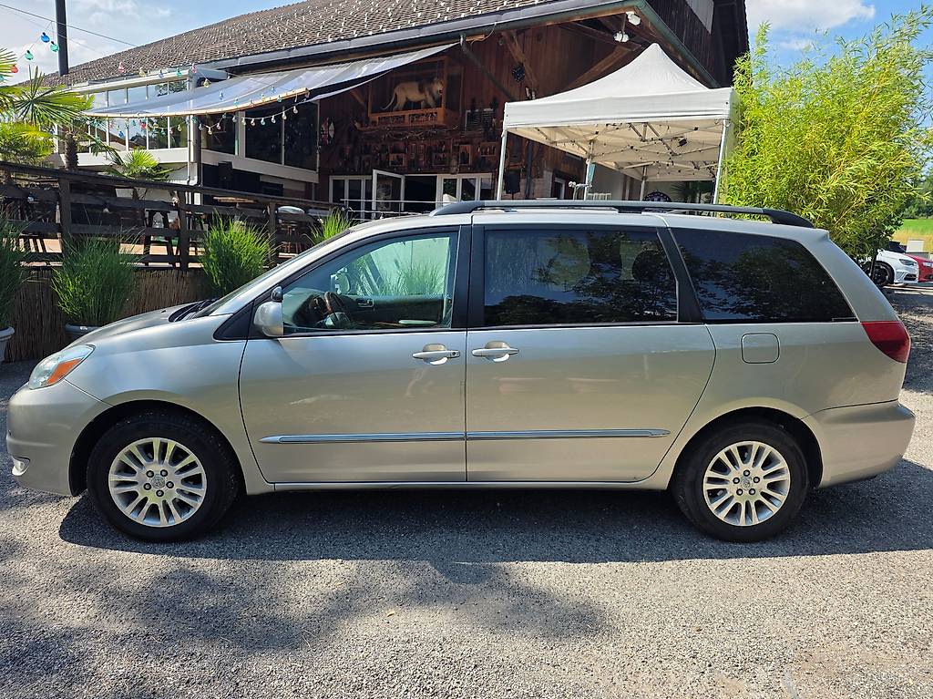 TOYOTA SIENNA XLE Limited AWD  MFK: 17.07.2026 — slika 4