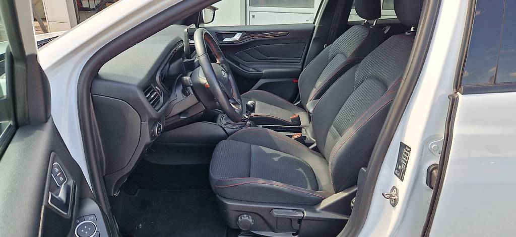 FORD Focus 1.0i EcoB 125 ST-Line — slika 5