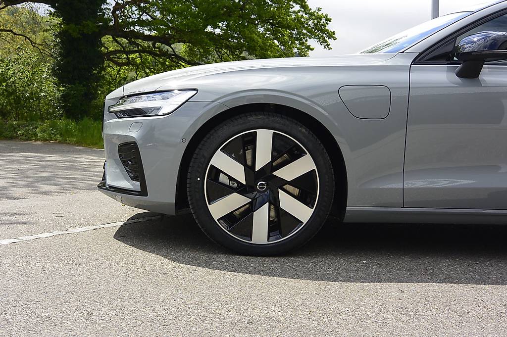 VOLVO V60 2.0 T6 TE Plus Dark eAWD — slika 2