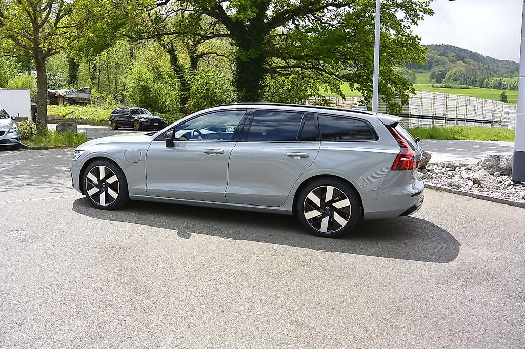 VOLVO V60 2.0 T6 TE Plus Dark eAWD — slika 5