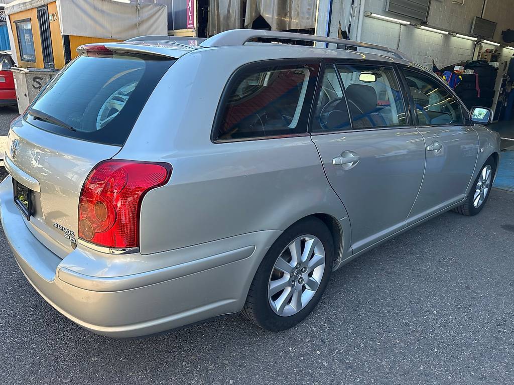 TOYOTA Avensis 2.0 D4 VVT-i Linea Sol Sportswagon — slika 4