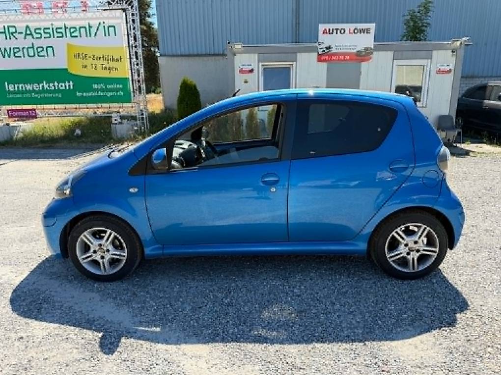 TOYOTA Aygo 1.0 Linea Luna Red Multimode — slika 5