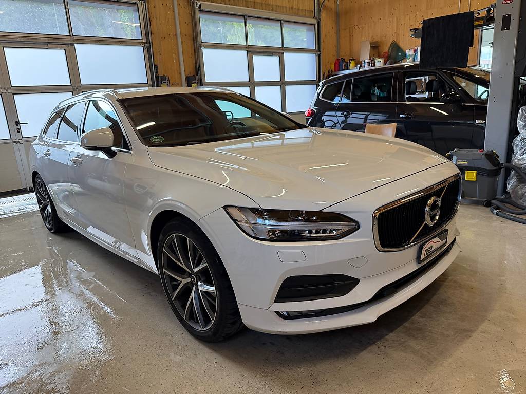 VOLVO V90 D4 AWD Momentum Geartronic — slika 3