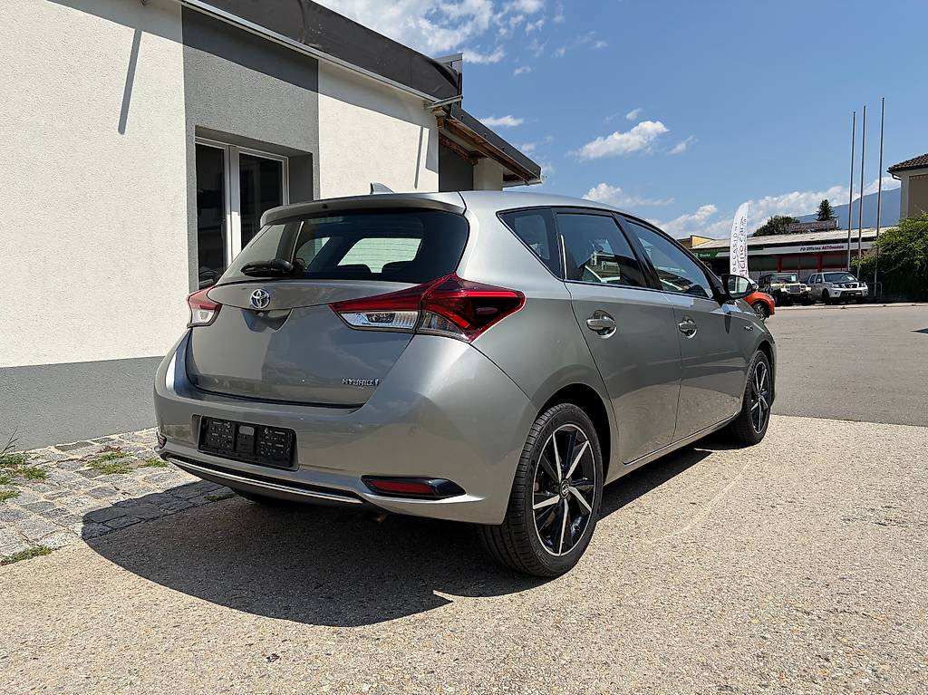 TOYOTA Auris 1.8 HSD Trend e-CVT MFK 07.26 — slika 4
