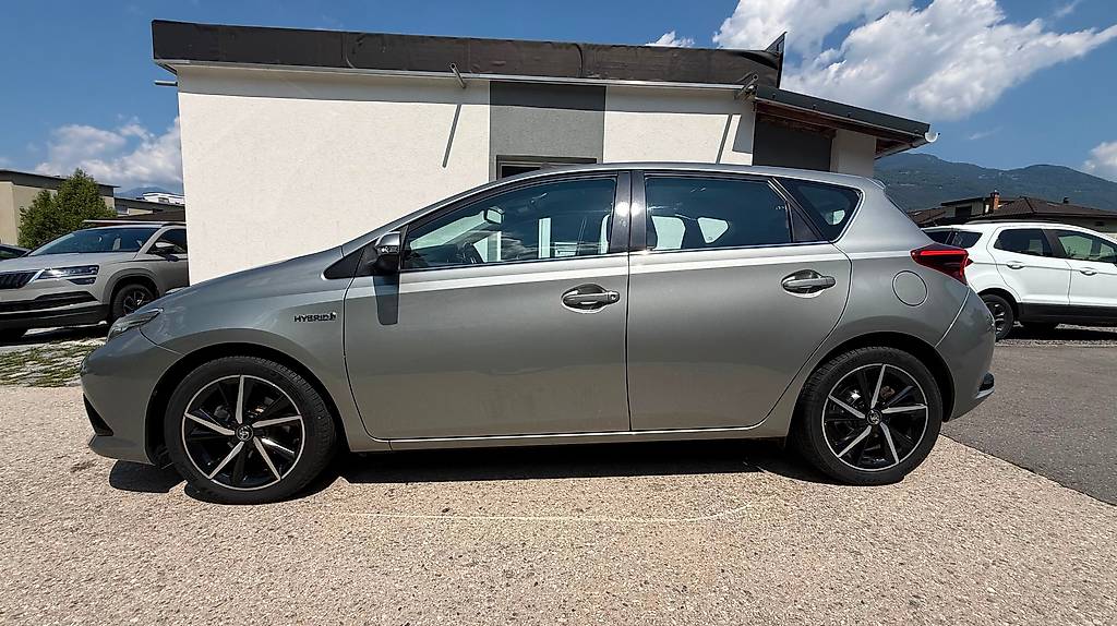 TOYOTA Auris 1.8 HSD Trend e-CVT MFK 07.26 — slika 5