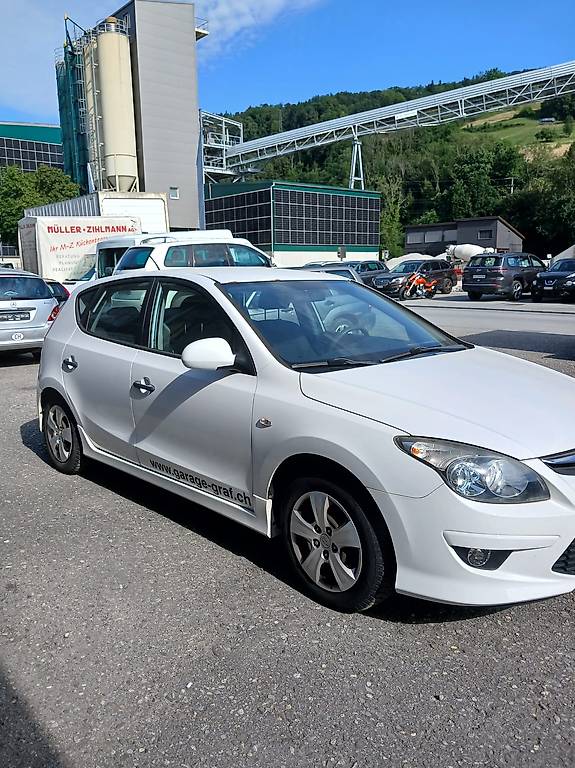 HYUNDAI i30 1.4 Comfort — slika 3