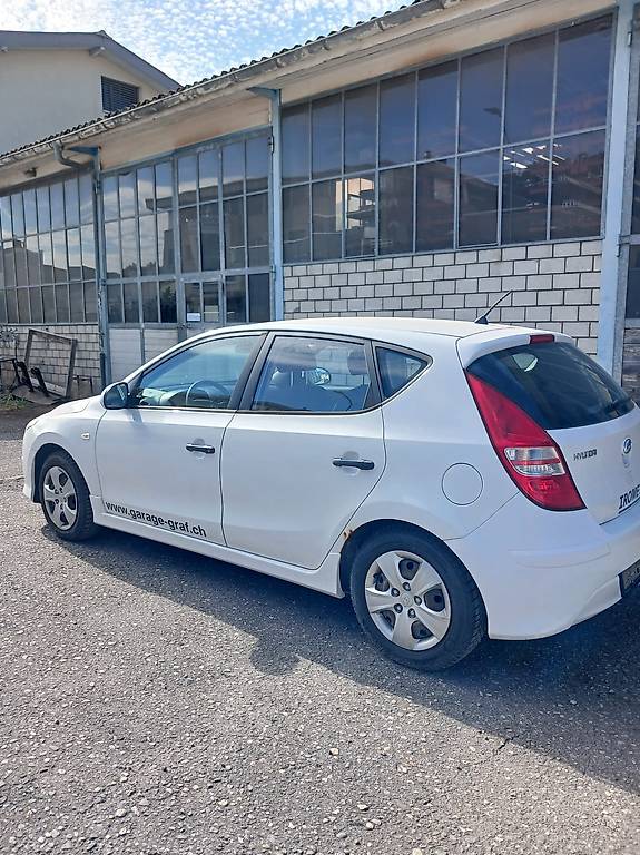 HYUNDAI i30 1.4 Comfort — slika 5