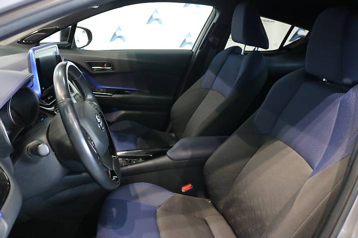 TOYOTA C-HR 1.2 Turbo Style 4WD Multidrive S — slika 3