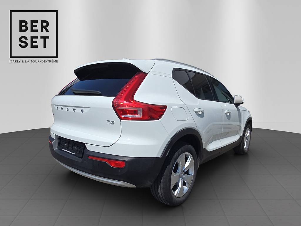 VOLVO XC40 1.5 T3 Momentum — slika 5