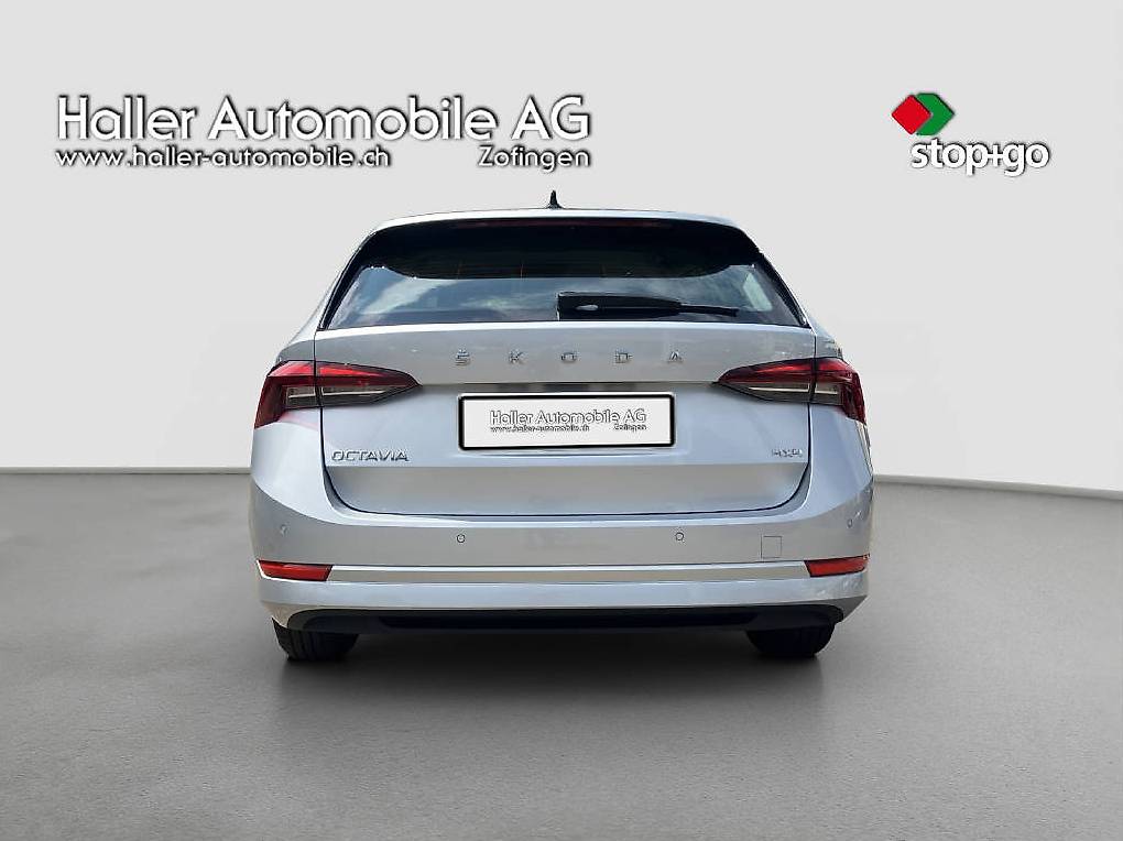 SKODA Octavia Combi 2.0 TDI Ambition 4x4 DSG — slika 4