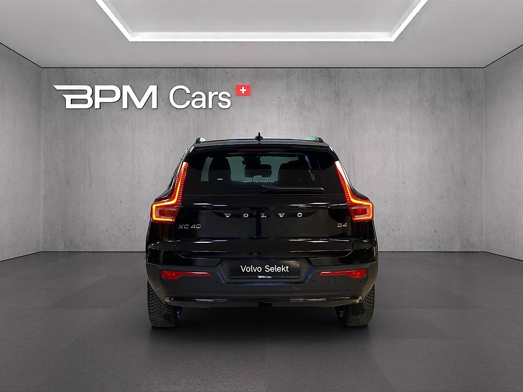 VOLVO XC40 B4 Benzin Mild Hybrid Plus Dark DCT — slika 4