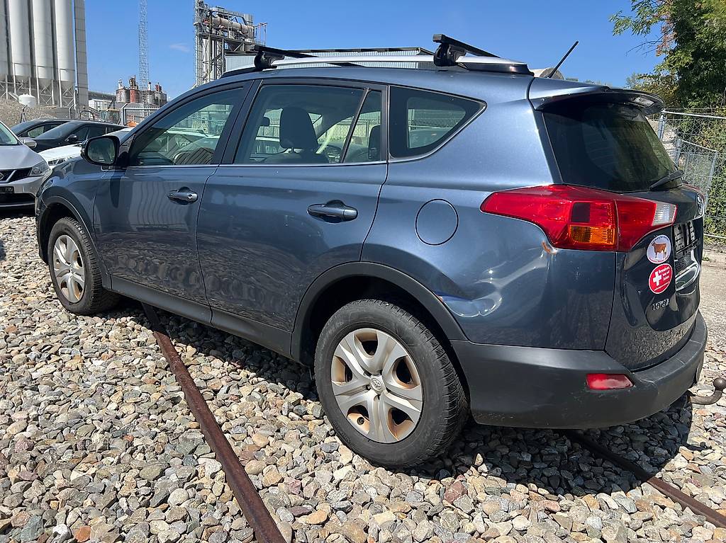 TOYOTA RAV-4 2.0 16V Sol Multidrive S — slika 4