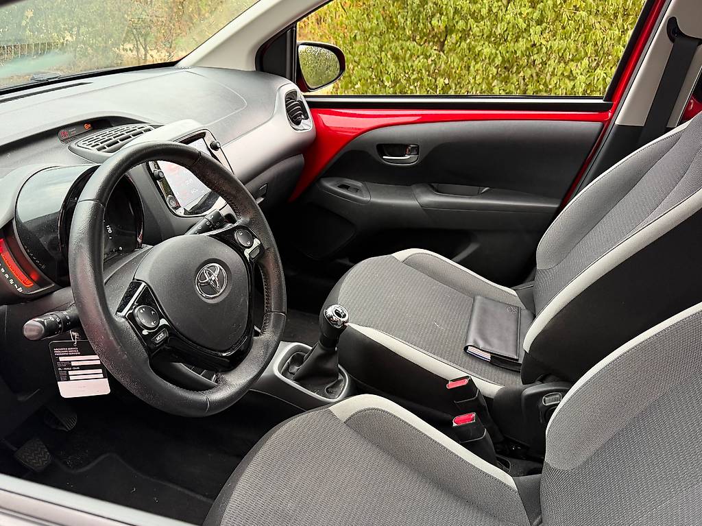 TOYOTA Aygo 1.0 VVT-i x-play — slika 4