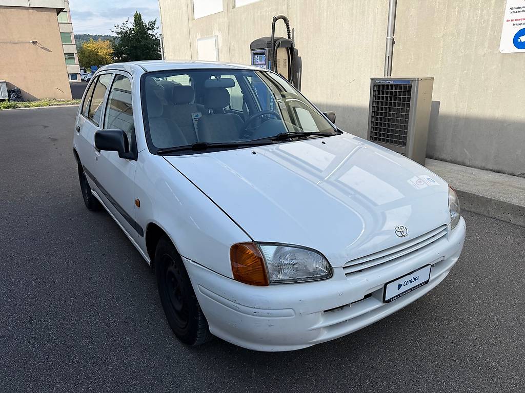 TOYOTA Starlet 1.3 — slika 2