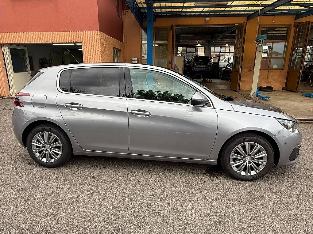 PEUGEOT 308 1.2 Pure Tech Style EAT8 — slika 4