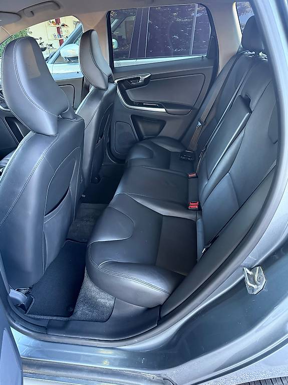VOLVO XC60 D4 AWD Summum Geartronic — slika 5