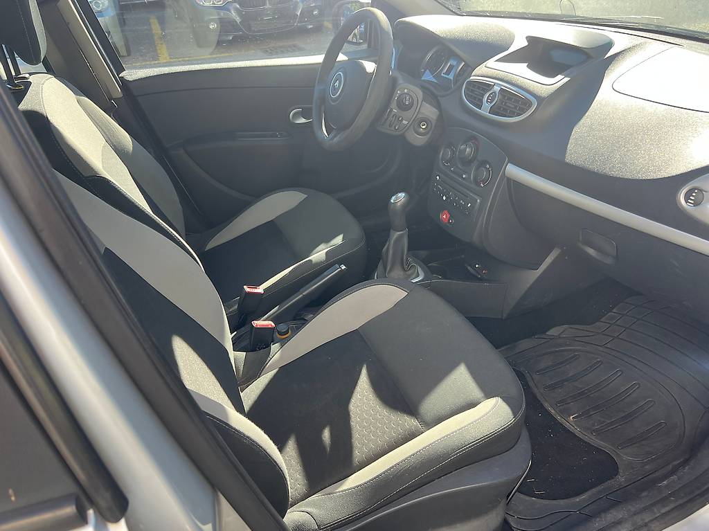 RENAULT Clio 1.2 16V Expression — slika 5