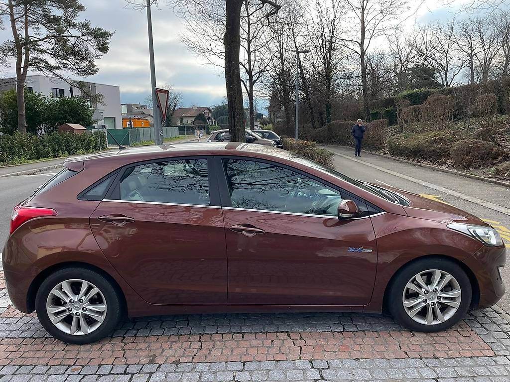HYUNDAI i30 1.6 CDRi Comfort — slika 4