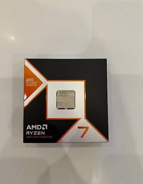 Processeur AMD Ryzen 7 9800X3D Parfait État im Kanton Zürich - anibis.ch