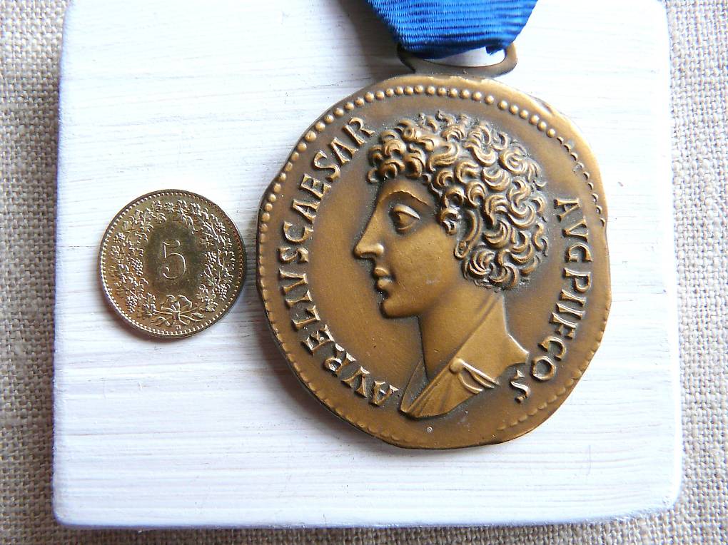 ANCIEN PENDENTIF MÉDAILLE JEANNE D'ARC Domremy 1920 . EUR 14,00 - FR